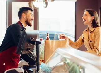 4 estrategias para defender el precio ante clientes que piden descuentos foto de clientes