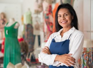 Celebrando el Día de la Mujer: ¿Cuál es el impacto de este día en los pequeños emprendedores? Mujer comerciante